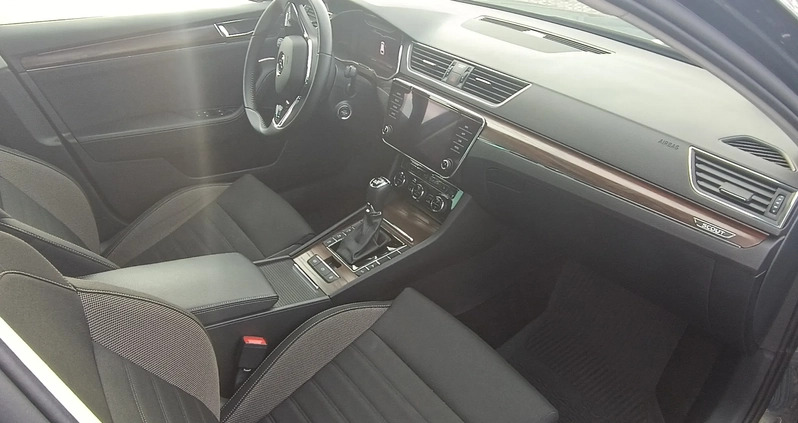 Skoda Superb cena 139900 przebieg: 140000, rok produkcji 2021 z Kielce małe 79